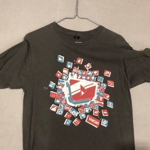 Exclusive vidcon shirt